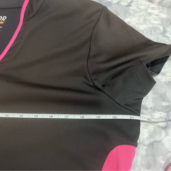 Izod Perform Fitness V Neck Sport Shirt - Large - Picture 9 of 10